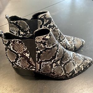 Like New Bar III snakeskin patterned ankle boot